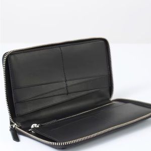 Everlane The Slim Zip Wallet